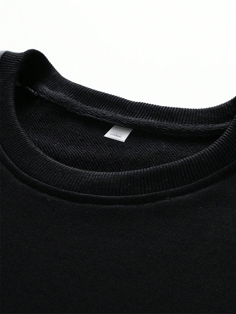 Men's Raglan Sleeves Fashionable Contrasting Round Neck Sweatshirt Suitable for Autumn and Winter